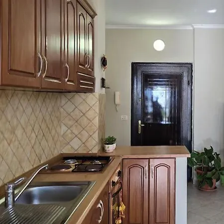 Promenade Apartment *