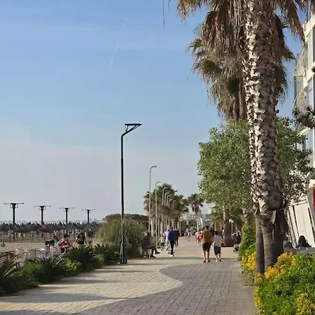 Promenade Golem (Tirana)