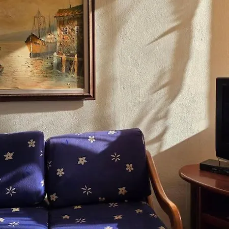 Promenade Apartment *