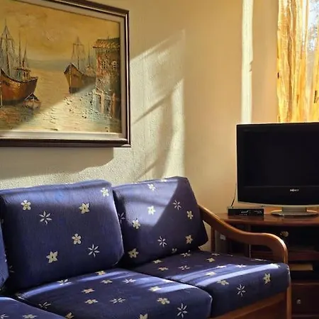 Promenade Apartment Golem (Tirana)